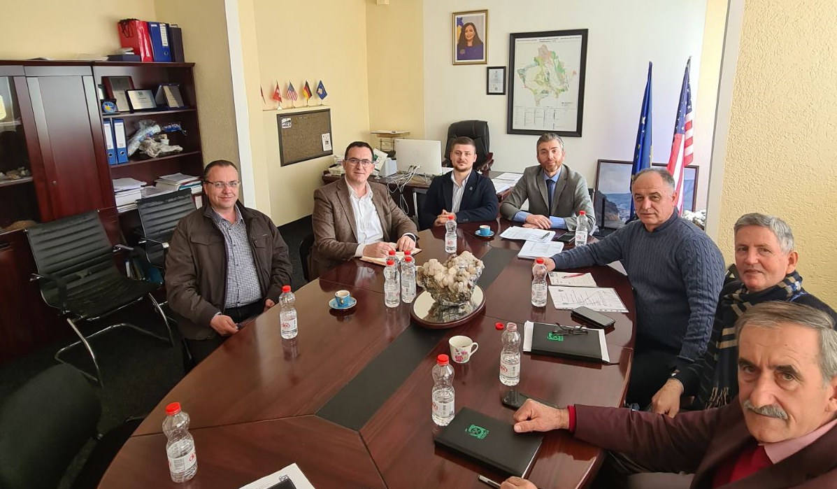 Trepça - Sot për vizite  pune në ndërmarrjen Trepça - sh.A ,  ka qëndruar rektori i kolegjit UBT,prof.dr.Edmond Hajrizi